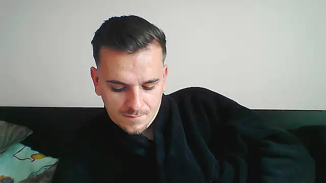 Snapshot of Huge_cock22cm chatting on October 16, 2025, 10:45 am Huge cock22cm online show from October 16, 2025, 10:45 am