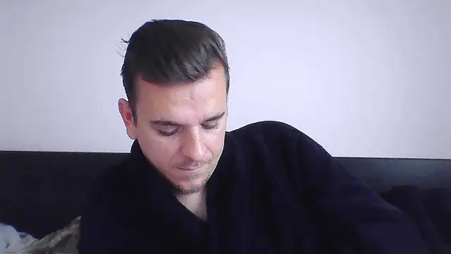 Snapshot of Huge_cock22cm chatting on November 11, 2025, 9:15 am Huge cock22cm online show from November 11, 2025, 9:15 am