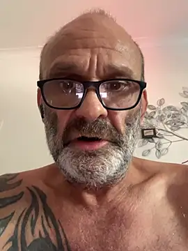 Snapshot of ShyDave81 chatting on July 28, 2026, 12:48 pm ShyDave81 online show from July 28, 2026, 12:48 pm
