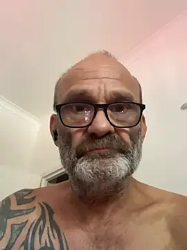 Snapshot of ShyDave81 chatting on July 28, 2026, 12:34 pm ShyDave81 online show from July 28, 2026, 12:34 pm