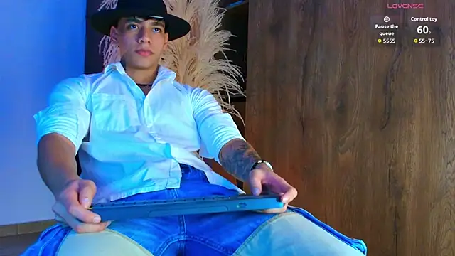 Snapshot of Josep_Davies chatting on October 31, 2025, 10:49 pm Josep Davies online show from October 31, 2025, 10:49 pm