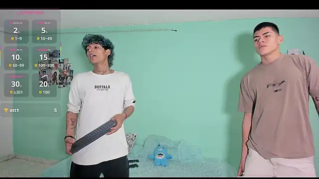 oliverhot2005 online show from October 27, 2025, 3:24 pm