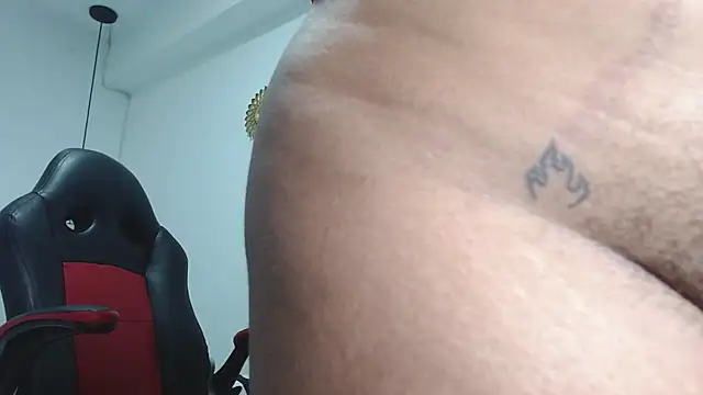 yulia-wolf online show from March 8, 2026, 3:37 pm