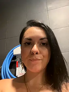 Snapshot of Luccreccia_ chatting on December 13, 2025, 8:04 pm Luccreccia online show from December 13, 2025, 8:04 pm