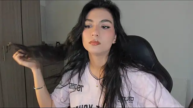 Snapshot of Dahian-peach chatting on November 7, 2025, 6:18 am Dahian-peach online show from November 7, 2025, 6:18 am