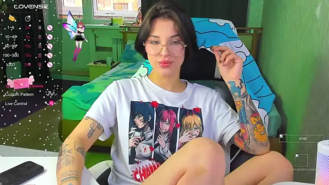 Snapshot of folinskayyya chatting on November 18, 2025, 3:43 am folinskayyya online show from November 18, 2025, 3:43 am