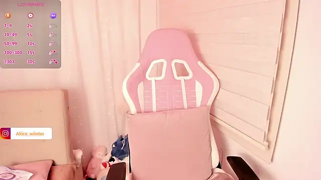 Alice winter  online show from March 26, 2026, 6:06 pm