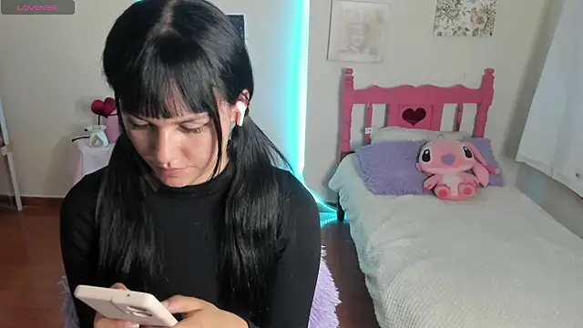 Snapshot of cute_roxy chatting on February 27, 2025, 12:36 am cute roxy online show from February 27, 2025, 12:36 am