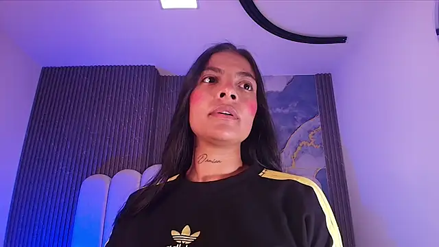 hot dione online show from May 25, 2026, 7:56 pm