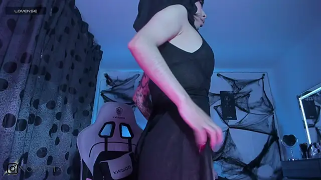 Snapshot of satanbabee chatting on October 25, 2025, 12:21 am satanbabee online show from October 25, 2025, 12:21 am