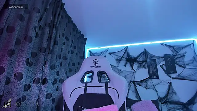 Snapshot of satanbabee chatting on November 3, 2025, 1:00 am satanbabee online show from November 3, 2025, 1:00 am