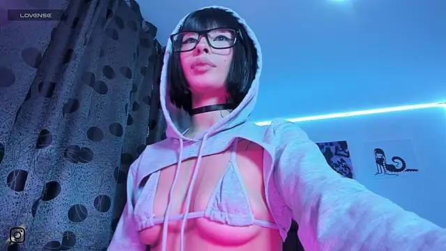 Snapshot of satanbabee chatting on November 27, 2025, 12:33 am satanbabee online show from November 27, 2025, 12:33 am