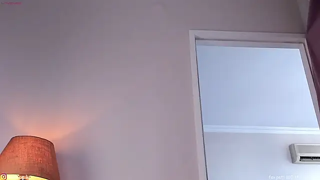 Snapshot of alicelu_ chatting on February 1, 2025, 11:21 am alicelu online show from February 1, 2025, 11:21 am