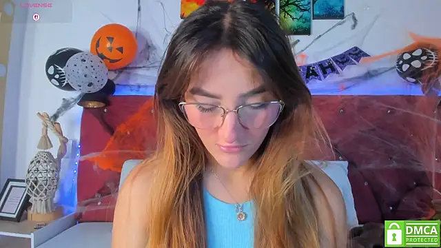 Snapshot of Ruth_harvey_ chatting on October 24, 2025, 1:43 pm Ruth harvey online show from October 24, 2025, 1:43 pm