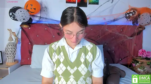 Snapshot of Ruth_harvey_ chatting on October 31, 2025, 12:13 pm Ruth harvey online show from October 31, 2025, 12:13 pm