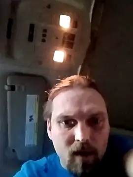 Snapshot of VitaminmanFL chatting on November 18, 2025, 10:45 pm VitaminmanFL online show from November 18, 2025, 10:45 pm