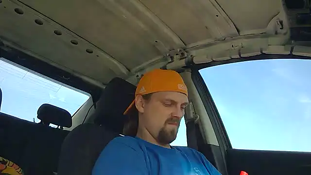 Snapshot of VitaminmanFL chatting on November 24, 2025, 5:24 pm VitaminmanFL online show from November 24, 2025, 5:24 pm