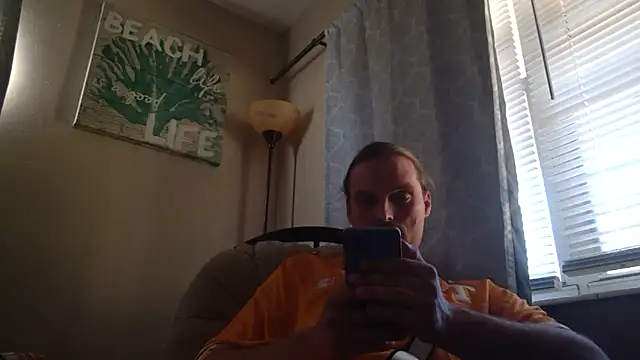 Snapshot of VitaminmanFL chatting on November 15, 2025, 2:43 pm VitaminmanFL online show from November 15, 2025, 2:43 pm