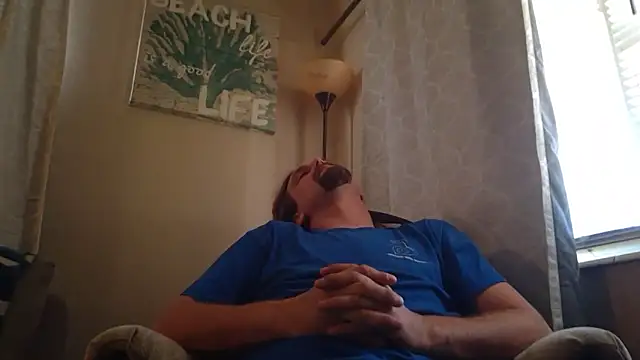 Snapshot of VitaminmanFL chatting on November 14, 2025, 6:33 pm VitaminmanFL online show from November 14, 2025, 6:33 pm