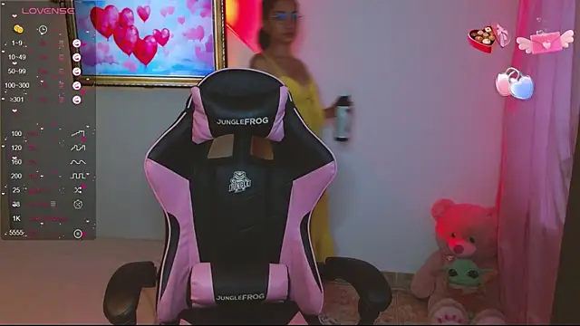 Snapshot of Mei_Kelly chatting on February 15, 2025, 10:00 pm Mei Kelly online show from February 15, 2025, 10:00 pm