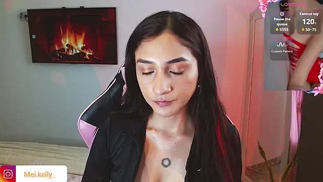 Snapshot of Mei_Kelly chatting on November 8, 2025, 9:18 pm Mei Kelly online show from November 8, 2025, 9:18 pm