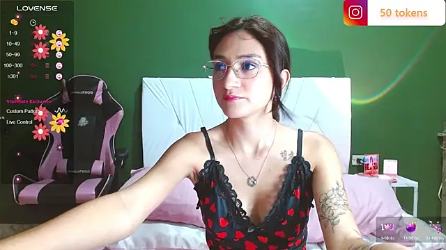 Snapshot of Mei_Kelly chatting on March 18, 2025, 12:30 am Mei Kelly online show from March 18, 2025, 12:30 am