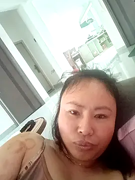 xiaoxuer online show from May 10, 2026, 4:05 am