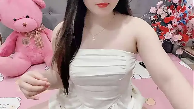 Snapshot of Funikio chatting on November 25, 2025, 2:17 pm Funikio online show from November 25, 2025, 2:17 pm