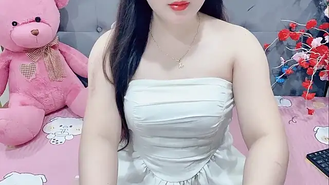 Snapshot of Funikio chatting on November 9, 2025, 2:32 pm Funikio online show from November 9, 2025, 2:32 pm