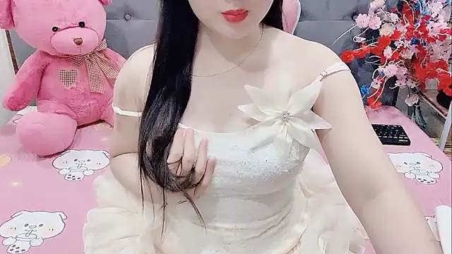 Snapshot of Funikio chatting on December 5, 2025, 2:32 am Funikio online show from December 5, 2025, 2:32 am