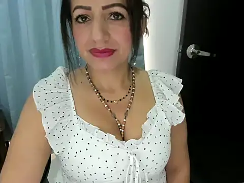 Snapshot of MonicaGarcia_ chatting on January 8, 2026, 12:11 pm MonicaGarcia online show from January 8, 2026, 12:11 pm