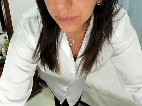 Snapshot of MonicaGarcia_ chatting on February 14, 2026, 11:10 am MonicaGarcia online show from February 14, 2026, 11:10 am