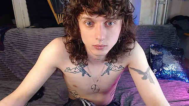 axxxturel online show from May 17, 2026, 7:47 pm