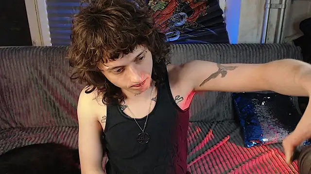 axxxturel online show from April 15, 2026, 7:07 pm