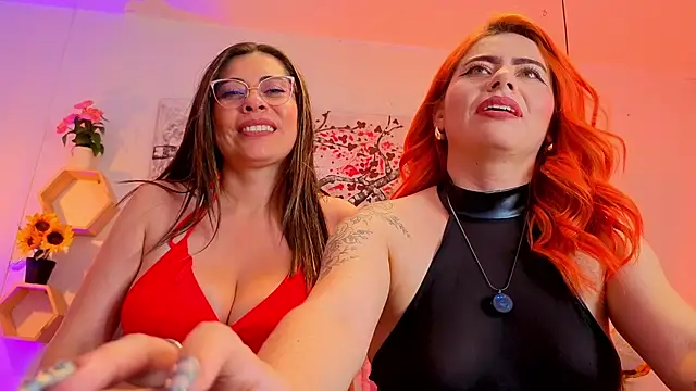 Snapshot of Dulce_charlottee chatting on November 22, 2025, 9:13 pm Dulce charlottee online show from November 22, 2025, 9:13 pm