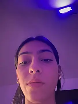 Snapshot of Ema_azel chatting on March 22, 2025, 7:42 pm Ema azel online show from March 22, 2025, 7:42 pm