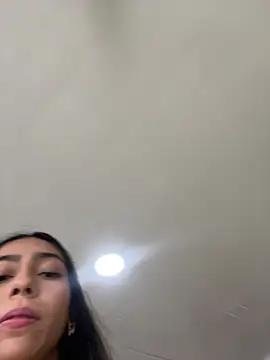 Snapshot of Ema_azel chatting on February 21, 2025, 1:22 pm Ema azel online show from February 21, 2025, 1:22 pm