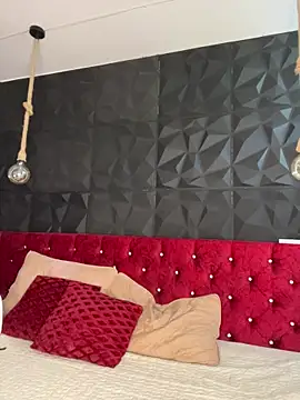 Ema azel online show from December 5, 2025, 1:53 pm