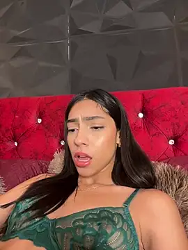 Snapshot of Ema_azel chatting on March 12, 2025, 1:30 pm Ema azel online show from March 12, 2025, 1:30 pm