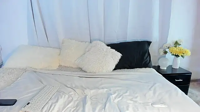 Snapshot of cami_cruzz chatting on July 17, 2026, 8:50 pm cami cruzz online show from July 17, 2026, 8:50 pm