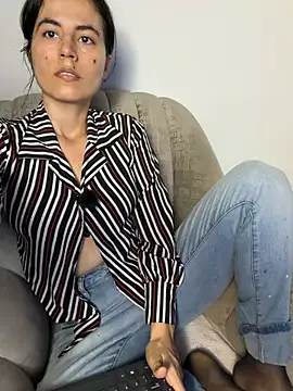 kanela3434 online show from April 8, 2026, 6:42 pm