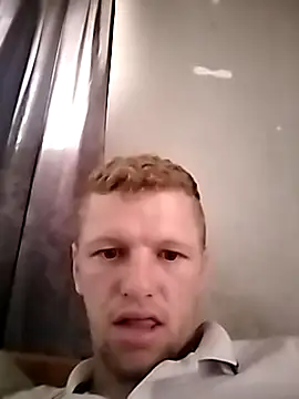 Bentley9825 online show from March 26, 2026, 9:51 am