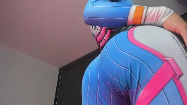 evaevanscute online show from February 25, 2025, 2:26 pm