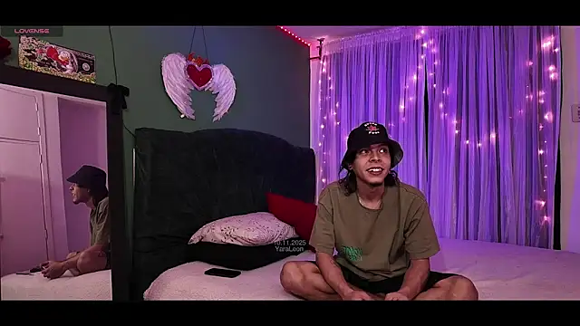 Snapshot of KokoAndRin chatting on November 10, 2025, 8:30 am KokoAndRin online show from November 10, 2025, 8:30 am