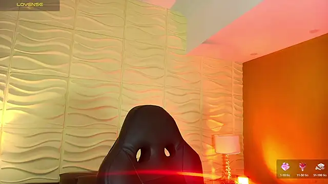 Snapshot of EvaaFoxxy1 chatting on November 9, 2025, 3:54 am EvaaFoxxy1 online show from November 9, 2025, 3:54 am