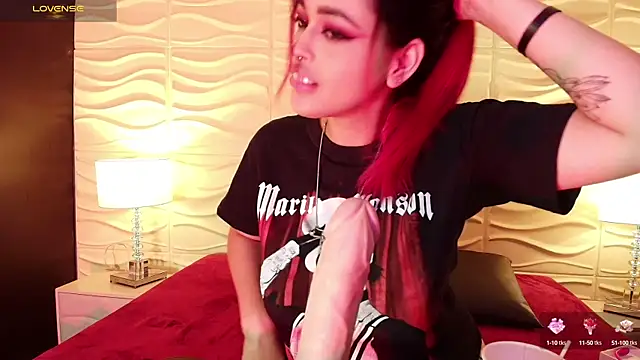 Snapshot of EvaaFoxxy1 chatting on October 6, 2025, 12:28 pm EvaaFoxxy1 online show from October 6, 2025, 12:28 pm