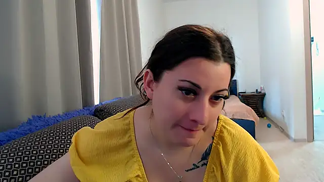 Snapshot of Helen_Adams_ chatting on June 1, 2026, 6:02 am Helen Adams online show from June 1, 2026, 6:02 am