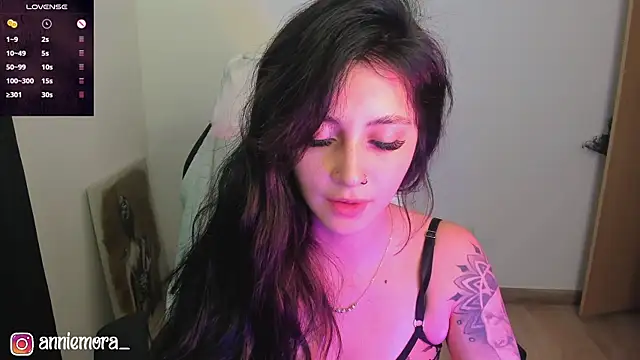 Snapshot of annie_mora chatting on January 12, 2025, 2:03 am annie mora online show from January 12, 2025, 2:03 am