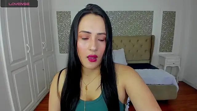 Snapshot of KimWessel_ chatting on April 28, 2026, 6:23 pm KimWessel online show from April 28, 2026, 6:23 pm
