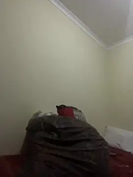 Snapshot of Gifttheskimaskboy chatting on May 8, 2026, 1:42 am Gifttheskimaskboy online show from May 8, 2026, 1:42 am